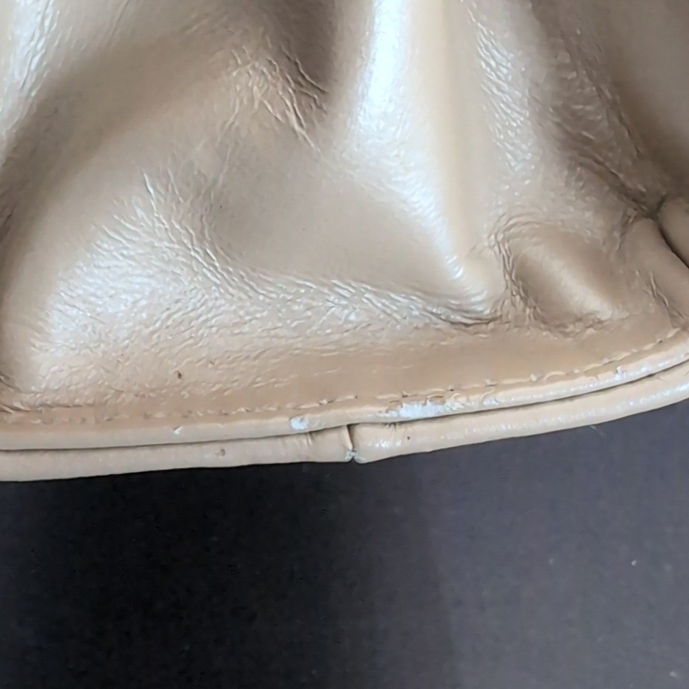 Vintage Leco Canada Beige Leather Womans Shoulder Bag. - Picture 7 of 16